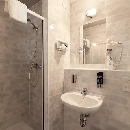 A&o Wola Hotel 2*