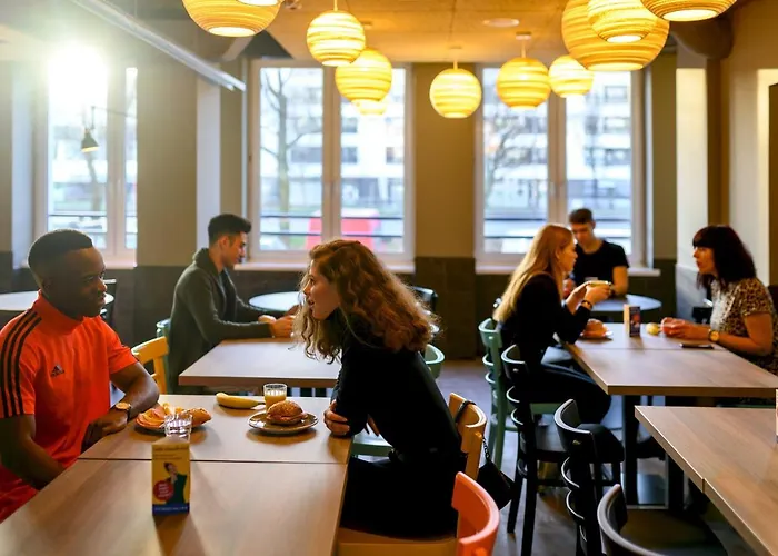 A&o Wola فندق 2*