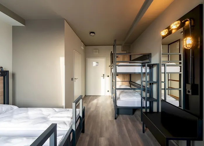 A&o Wola فندق 2*